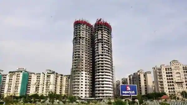 Noida Twin Tower: ट्विन टावर को गिराने का काम तेज, आज से लगाए जाएंगे 3700 किलो के विस्फोटक