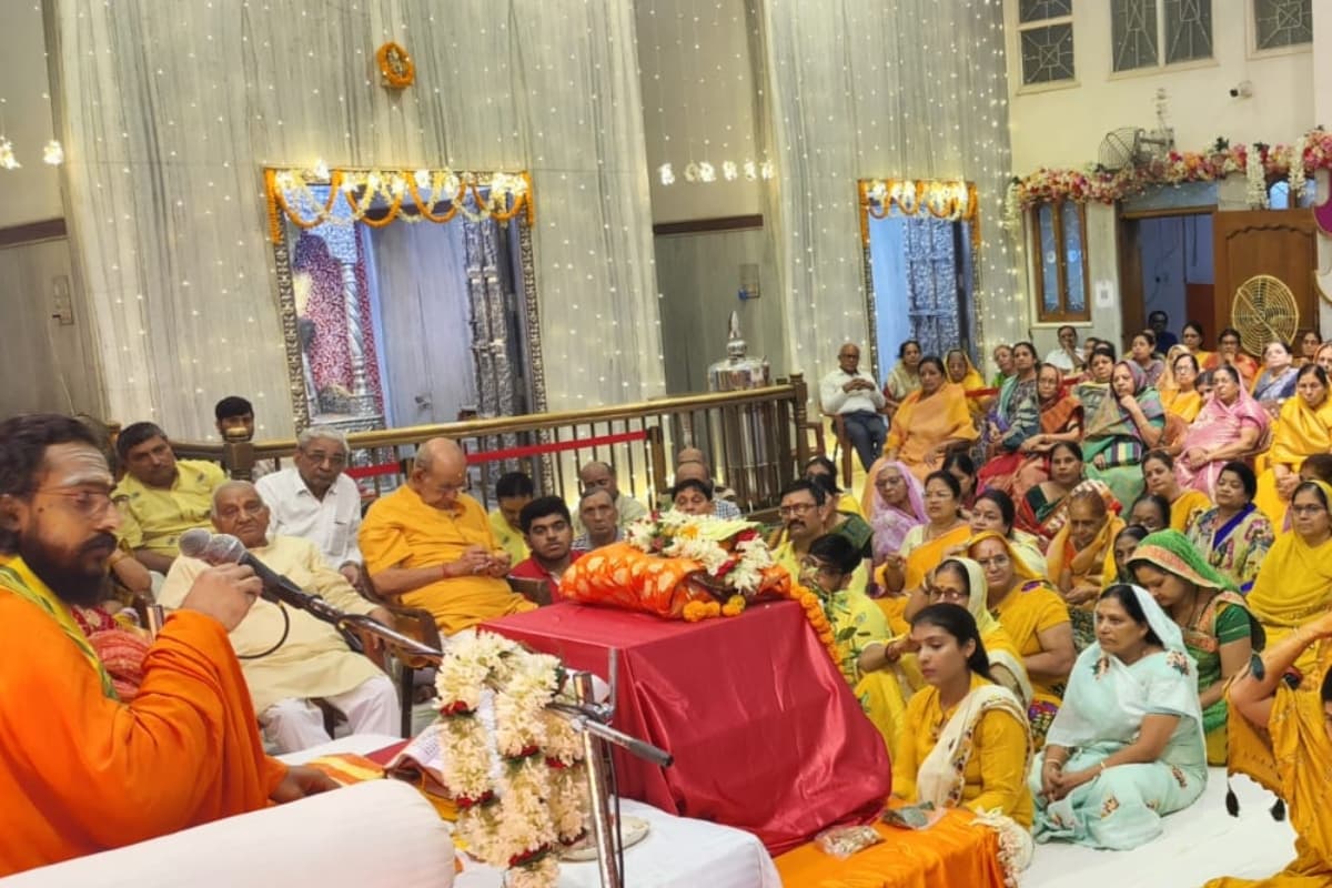 रांची के श्री श्याम मंदिर में बोले स्वामी परिपूर्णानंद, शिव पापों से मुक्ति देकर सभी बंधनों से करते हैं मुक्त
