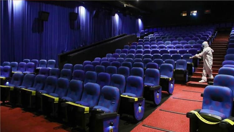 तमिलनाडु में अब 100 फीसदी क्षमता के साथ खुलेंगे
सिनेमाघर ? गृह मंत्रालय ने कही ये बात...