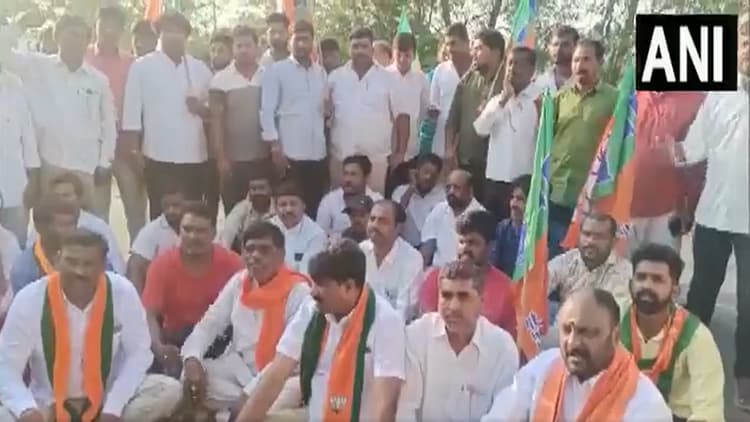 SSC पेपर लीक मामले में BJP प्रदेश अध्यक्ष संजय बंदी को हिरासत में लेने पर तेलंगाना में बवाल