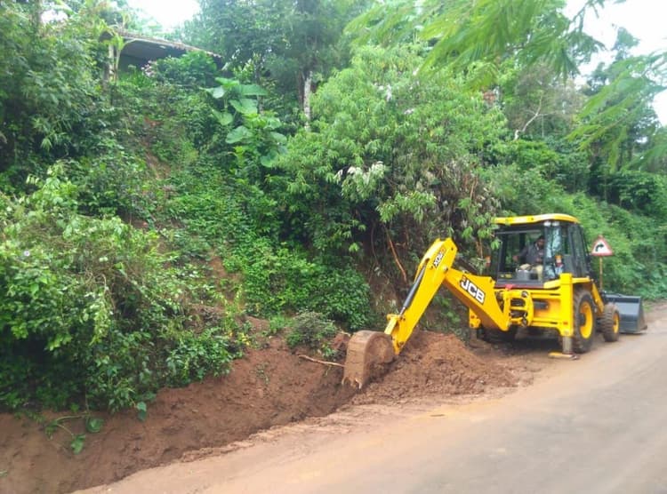 सड़क निर्माण कार्य का ग्रामीणों ने किया विरोध