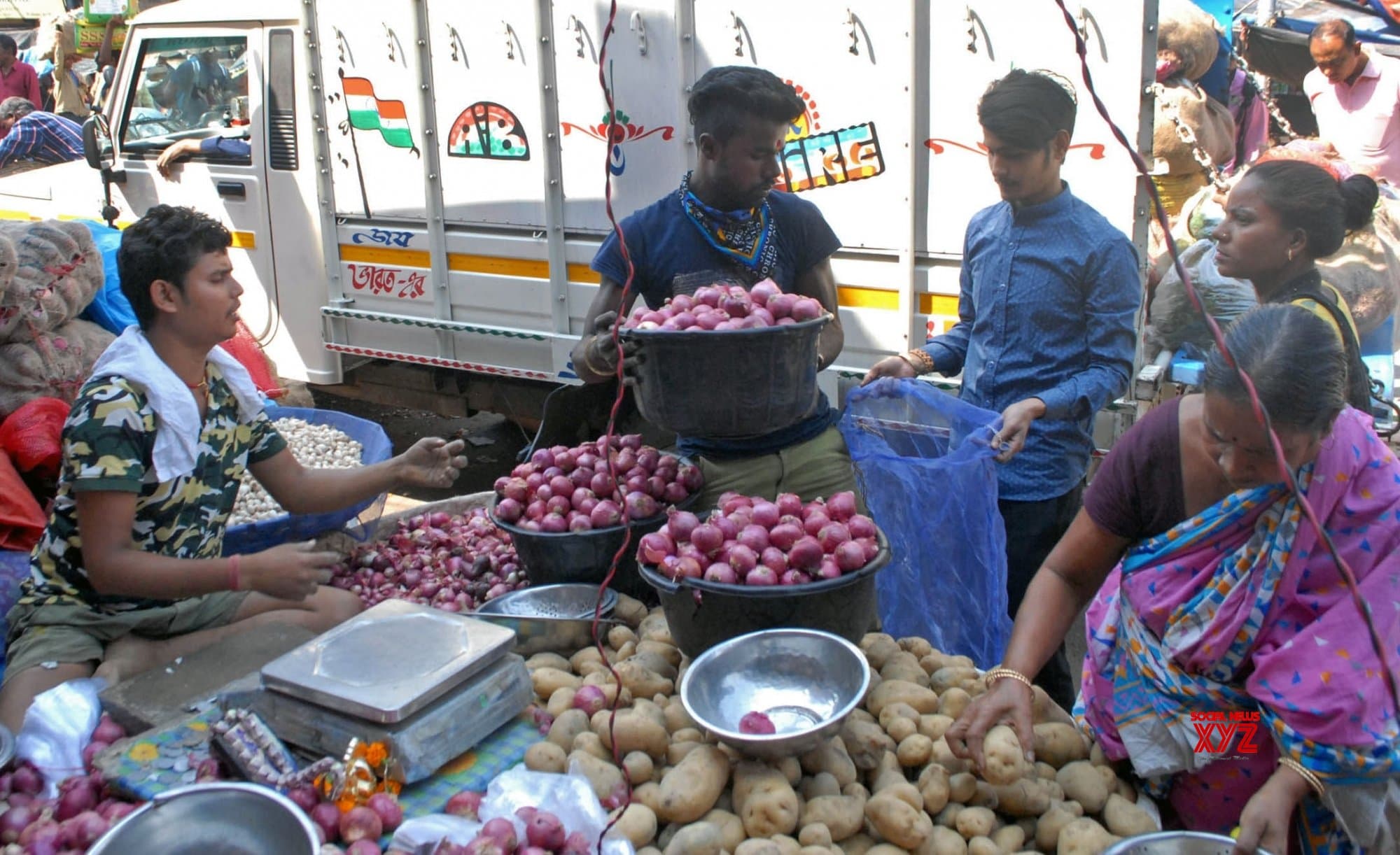 अपने तरीके से जनता कर्फ्यू की तैयारी में जुटे लोग