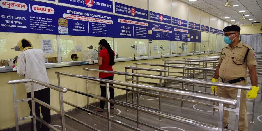 Indian Railways/IRCTC News : आज से बदल रहा है रेलवे का यह नियम,त्योहार में टिकट कटाने से पहले जान लें यह जरूरी बात