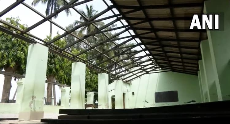 बालासोर ट्रेन हादसे से दशहत में बच्चे: ढहाया जा रहा स्कूल, रखे गये थे यात्रियों के शव