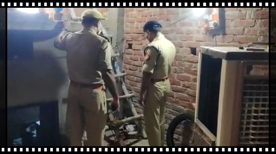 घर बनाने के लिए पैसे नहीं मिले, तो गैस सिलिंडर से कूच दिया बड़े भाई और भांजे का सिर घर बनाने के लिए पैसे नहीं मिले, तो गैस सिलिंडर से कूच दिया बड़े भाई और भांजे का सिर