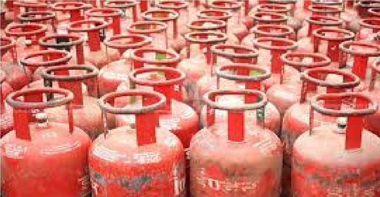 LPG Cylinder News: अक्टूबर की पहली तारीख को महंगाई की मार, बढ़ गये रसोई गैस के दाम