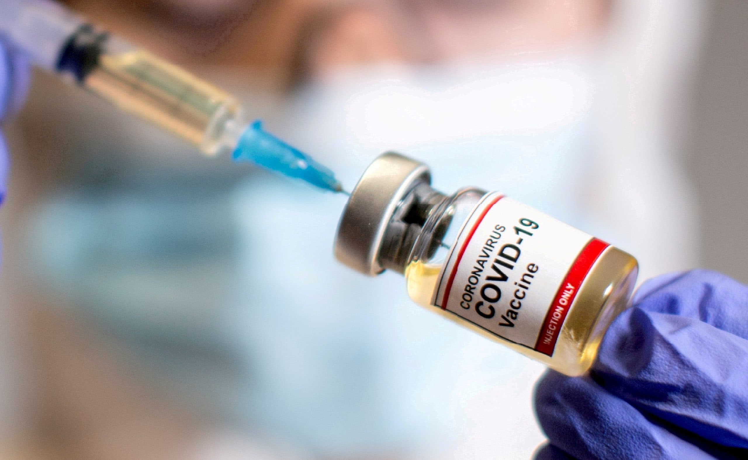 वैक्सीन की कमी की वजह से वैक्सीनेशन की रफ्तार में कमी, केंद्र सरकार ने कहा- राज्यों के पास मौजूद है करोड़ों डोज