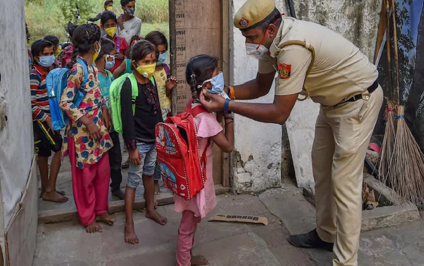 Corona Third Wave in India : कोरोना संक्रमण की तीसरी आहट...