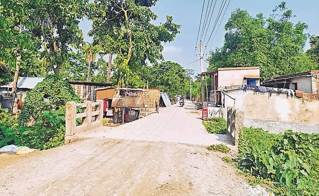 गर्म पानी और काढ़ा के भरोसे कोरोना से जंग लड़ रहा बिहार का एक गांव, नहीं पहुंची स्वास्थ्य सेवाएं, टीका को लेकर भी है भ्रांतियां