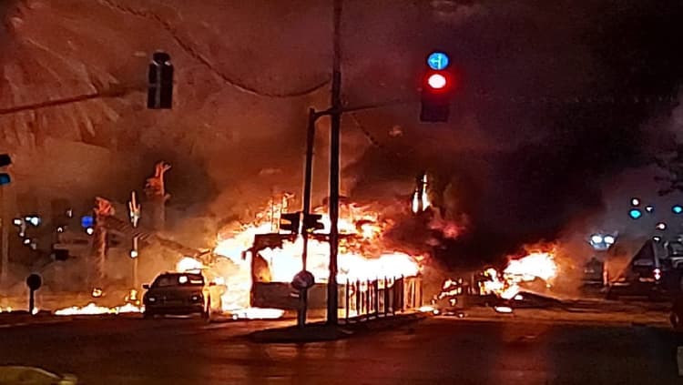 हमास ने रिहायशी इलाकों में दागे 100 ज्यादा रॉकेट, हमले में भारतीय महिला समेत 28 की मौत, 2014 से भी बड़े हमले की तैयारी में इजराइल