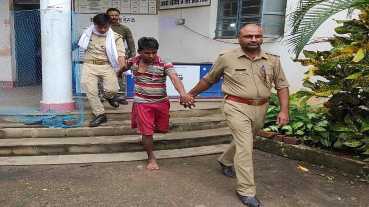 UP के चुनार में महिला की हत्या कर फरार 10 हजार का इनामी लोहरदगा के कुड़ू में आकर छुपा, हुआ गिरफ्तार