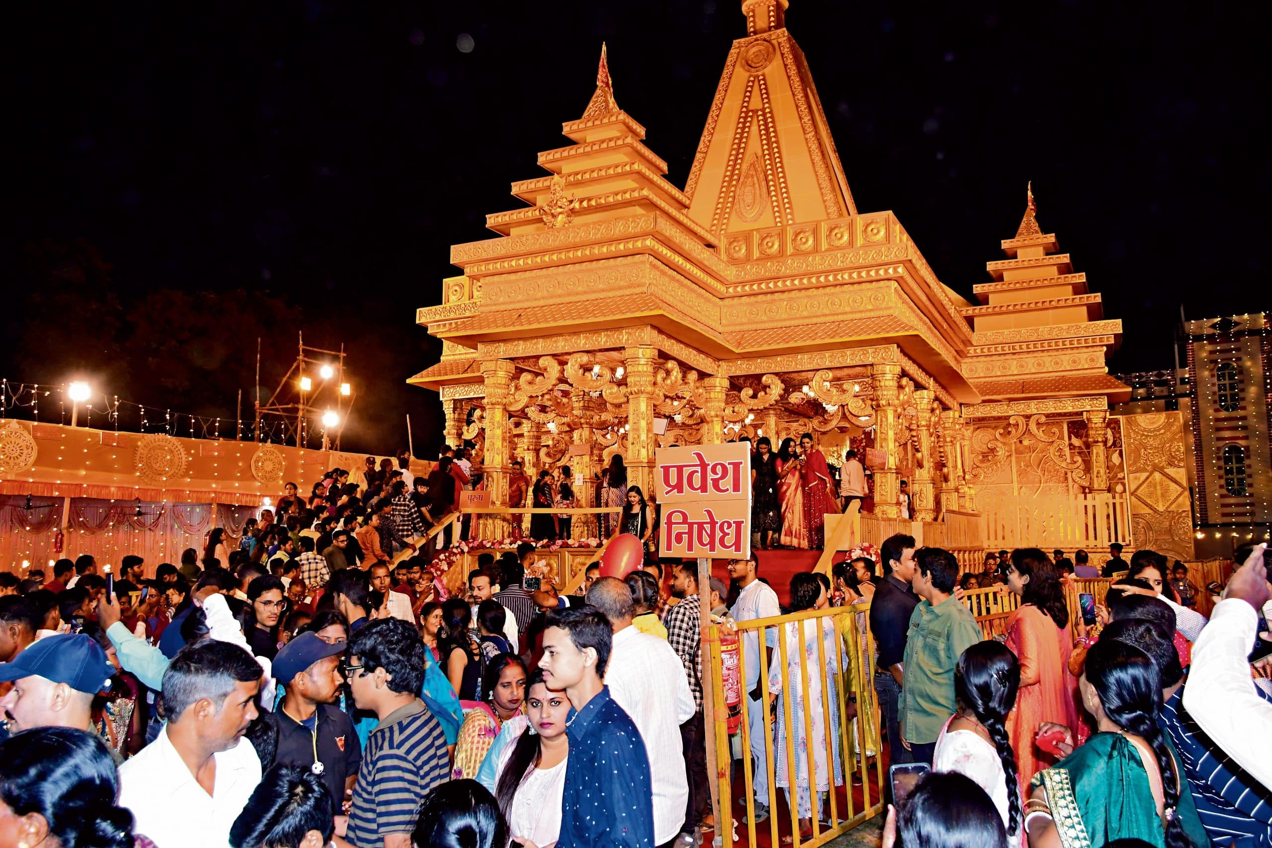 देवघर में केदारनाथ से लेकर कृष्ण की नगरी वृंदावन तक के दर्शन, मां का दिव्य रूप देख आह्लादित हो रहे भक्त