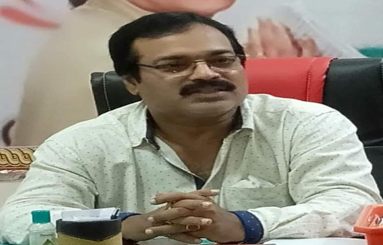 मरियम बीबी तृणमूल भवन निर्माण को लेकर टीएमसी के 2 खेमा आमने-सामने, उत्पल ने कहा- हजारों कार्यकर्ता पार्टी छोड़ने को होंगे मजबूर मरियम बीबी तृणमूल भवन निर्माण को लेकर टीएमसी के 2 खेमा आमने-सामने, उत्पल ने कहा- हजारों कार्यकर्ता पार्टी छोड़ने को होंगे मजबूर