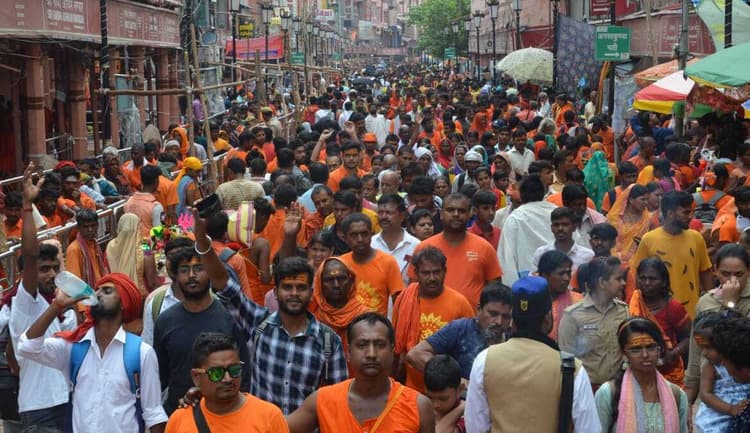 Adhik Maas Sawan Somwar 2023: बाबा मंदिर में लगा भक्तों का तांता, कांवरियों से पट अजगैवी नगरी