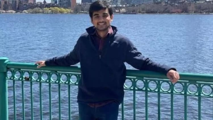 विश्व बैंक में नौकरी पाने के लिए DU के इस 23 साल के युवक ने 'तरद्दु्दों' किया सामना, क्या आप जानते हैं?