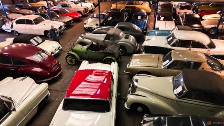 Explainer: अमिताभ बच्चन से लेकर MS धोनी तक इन 8 हस्तियों के पास है विंटेज कार, पढ़ें रिपोर्ट