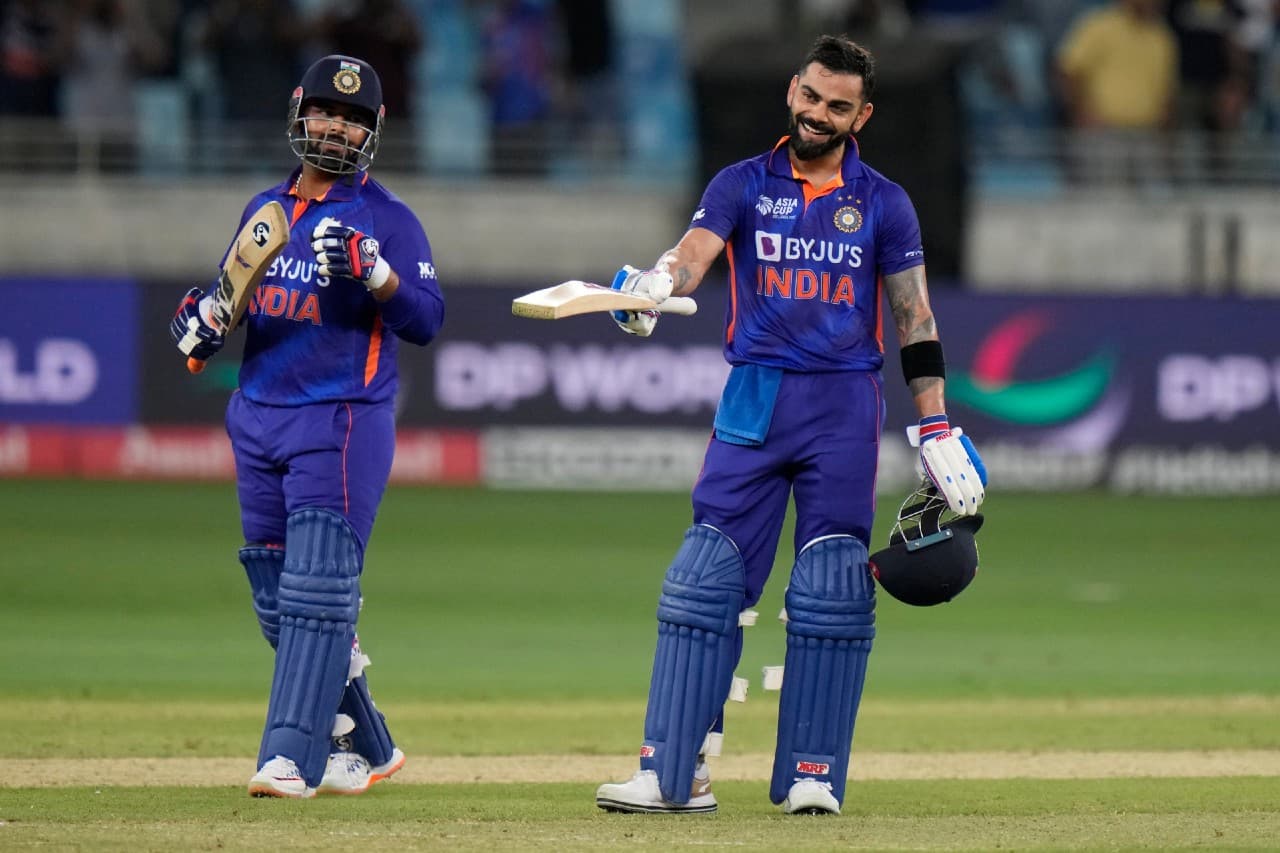 Asia Cup 2022: विराट कोहली ने पहला टी20 इंटरनेशनल शतक जड़ने के बाद ऐसे मनाया जश्न, देखें VIDEO Asia Cup 2022: विराट कोहली ने पहला टी20 इंटरनेशनल शतक जड़ने के बाद ऐसे मनाया जश्न, देखें VIDEO