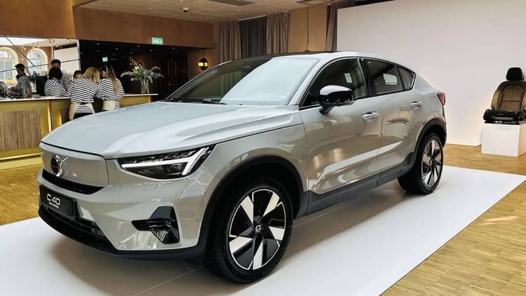 भारत में चार सितंबर को सी40 रिचार्ज इलेक्ट्रिक कूपे एसयूवी लॉन्च करेगी Volvo, जानें इसकी खासियत