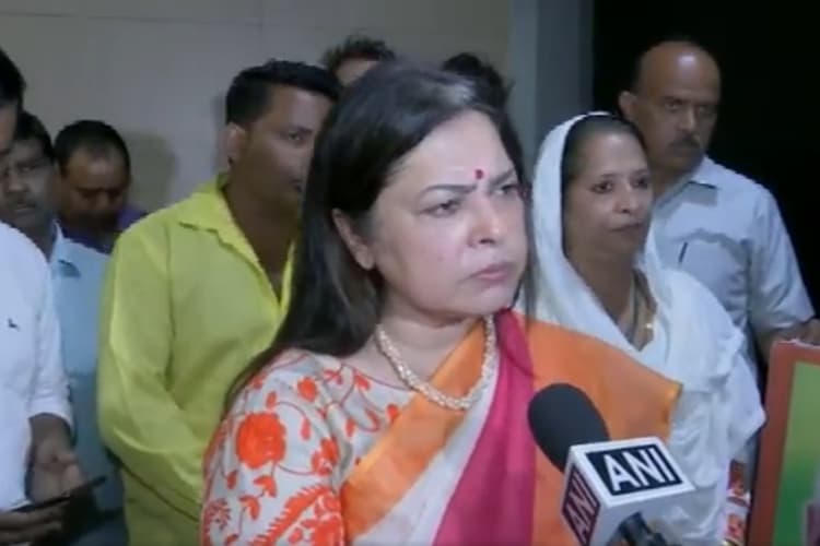 हिंसा पर बोलीं केंद्रीय मंत्री मीनाक्षी लेखी, बंगाल में अराजक स्थिति, नहीं हो रहा कोर्ट के आदेश का सम्मान