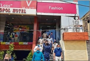 Coronavirus in Bihar : जांच के दौरान बिना मास्क के मिले मॉल के कई कर्मचारी, 48 घंटे के लिए शहर तीन मॉलों को किया गया सील