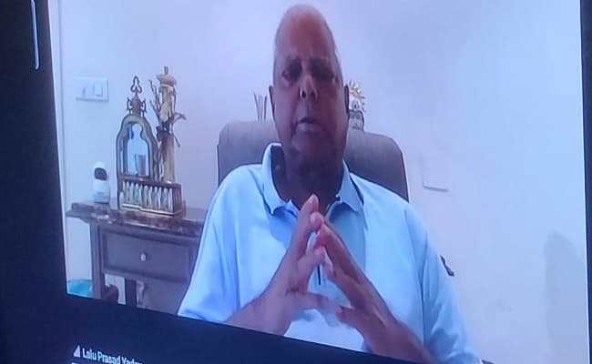 VIDEO: बैठक में बदले-बदले से दिखे लालू यादव, सेहत ने नहीं दिया साथ तो तीन मिनट में ही खत्म की अपनी बात, जानें क्या किया वादा...