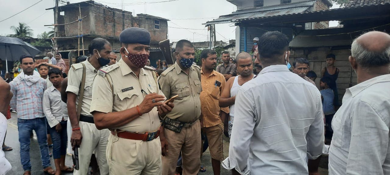 छपरा में बेखौफ हुए अपराधी, दिनदहाड़े युवक को गोली मारकर हुए फरार, हालत नाजुक