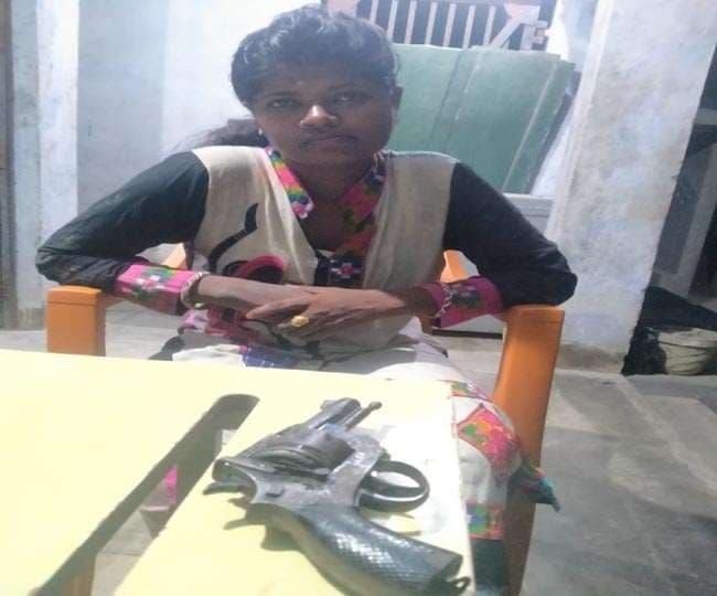 बिहार के छपरा में पकड़ी गई रिवॉल्वर रानी, पढ़िए क्या है उसका छत्तीसगढ़ से कनेक्शन