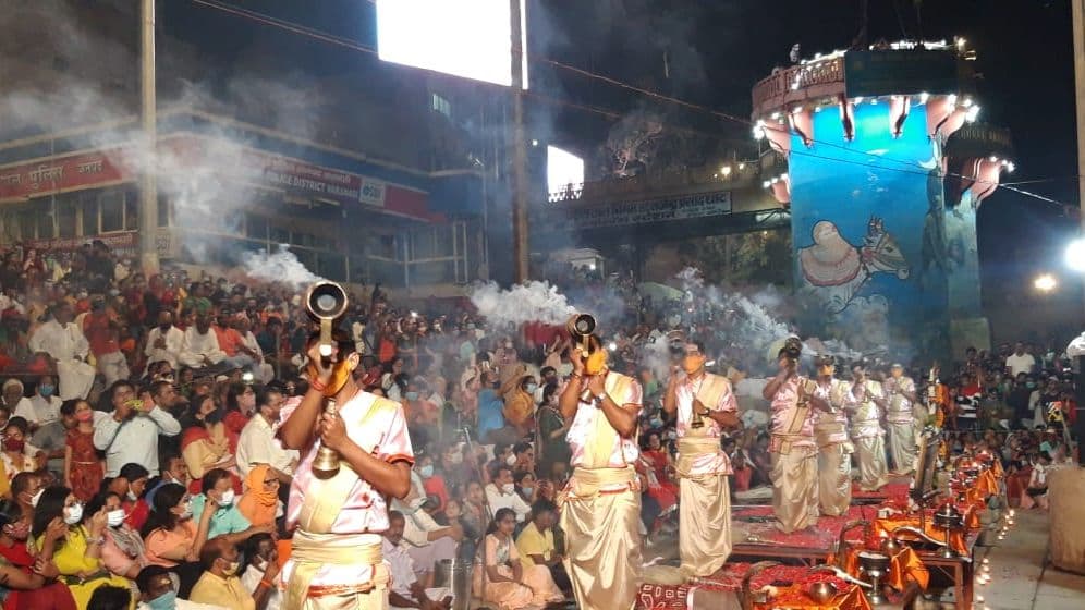 Varanasi News: गंगा आरती का स्थान बदला, देव दीपावली और डाला छठ के आयोजन पर भी मंडराया खतरा, जानें वजह