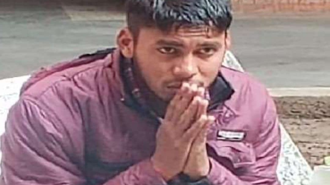 CDS Exam 2021: बरेली में सीडीएस परीक्षा में मोबाइल फोन से नकल, पुलिस ने एक अभ्यर्थी को हिरासत में लिया CDS Exam 2021: बरेली में सीडीएस परीक्षा में मोबाइल फोन से नकल, पुलिस ने एक अभ्यर्थी को हिरासत में लिया