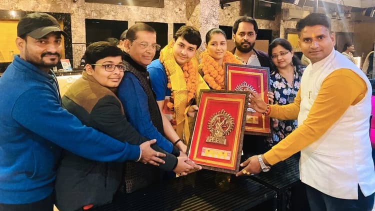 अंतरराष्ट्रीय टेबल टेनिस खिलाड़ी नैना जायसवाल और गूगल बॉय अगस्त्य का कानपुर में सम्मान