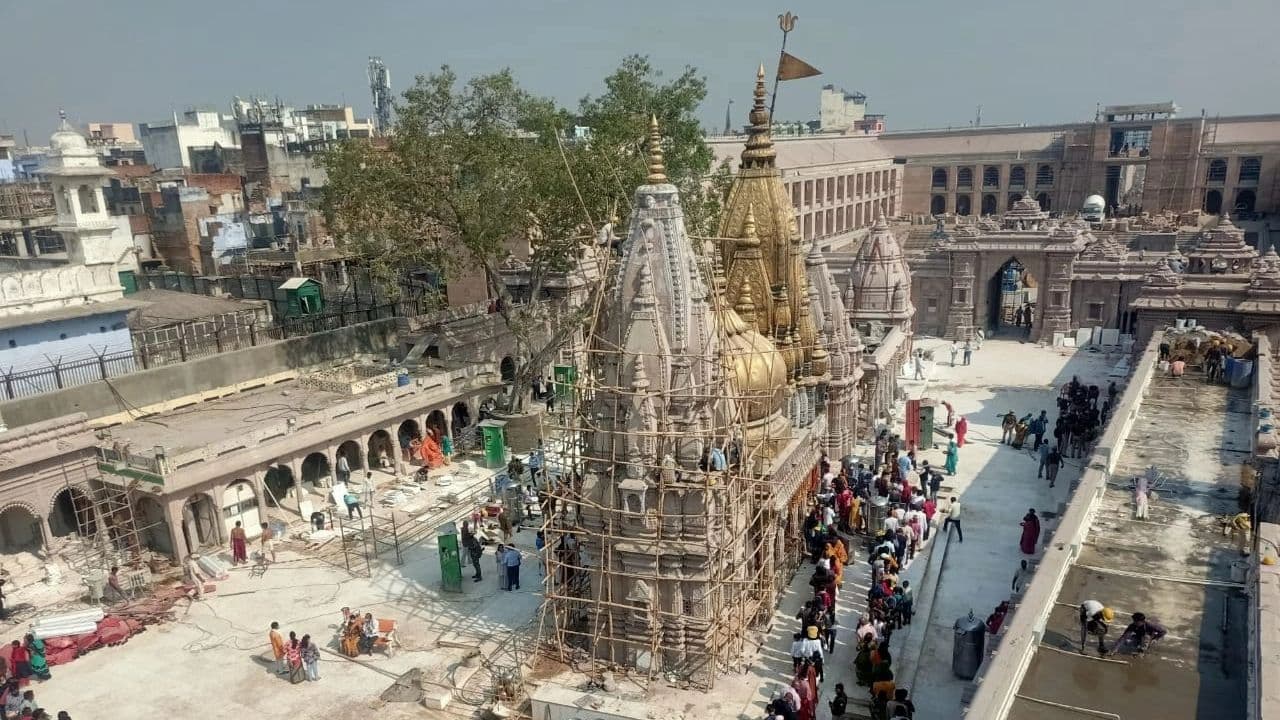 काशी विश्वनाथ कॉरिडोर के उद्घाटन पर 7 लाख घरों में भेजी जाएगी खास मिठाई, 600 हलवाई बनाने में जुटे काशी विश्वनाथ कॉरिडोर के उद्घाटन पर 7 लाख घरों में भेजी जाएगी खास मिठाई, 600 हलवाई बनाने में जुटे