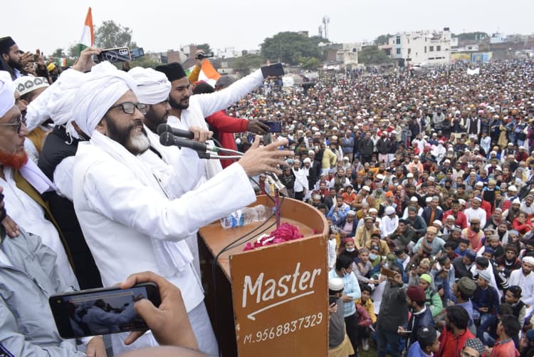 नूपुर शर्मा की गिरफ्तारी को लेकर मौलाना तौकीर रजा करेंगे प्रदर्शन, बरेली में अलर्ट मोड पर पुलिस-प्रशासन