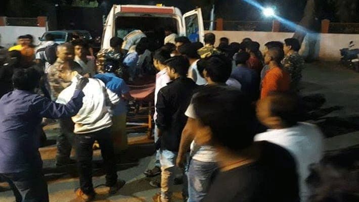 अमेठी में हुई सड़क दुर्घटना में पिता-पुत्र समेत 6 की मौत, बारातियों की बोलेरो में ट्रक ने मारी टक्कर