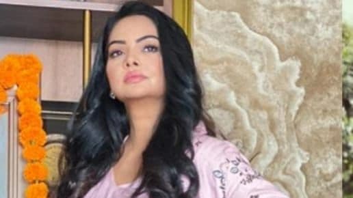हनी ट्रैप की क्वीन मिसेज इंडिया अर्थ श्वेता चौधरी! पहले 80 लाख ठगे, फिर लगाए शारीरिक शोषण के आरोप