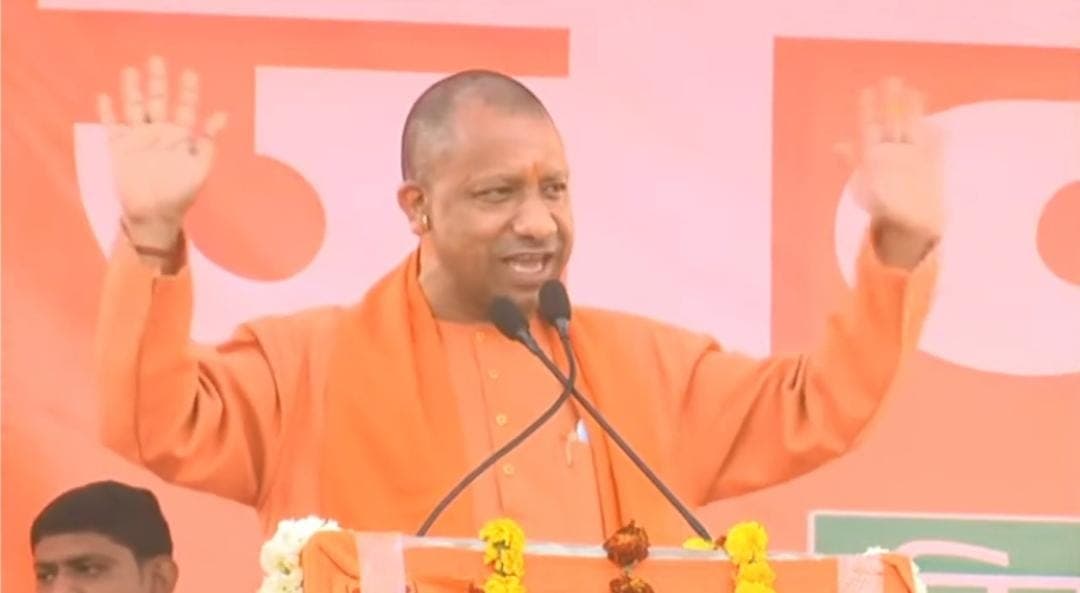 UP Election 2022: हाथरस में CM योगी ने सपा पर साधा निशाना, कहा कानून व्यवस्था तब नहीं, अब है… UP Election 2022: हाथरस में CM योगी ने सपा पर साधा निशाना, कहा कानून व्यवस्था तब नहीं, अब है…