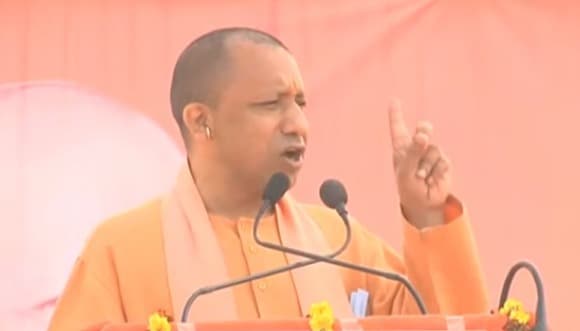 UP Chunav 2022: गोरखपुर में सीएम योगी आदित्यनाथ का दावा- जीत का छक्का लगेगा छठे चरण में, दलबदलुओं पर बरसे