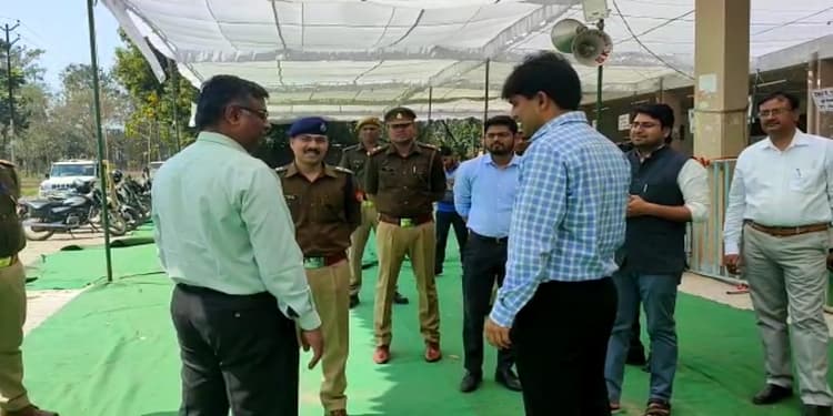 गोरखपुर में डीएम-एसएसपी ने मतगणना स्थलों का किया निरीक्षण, अधिकारियों को दिए दिशा-निर्देश