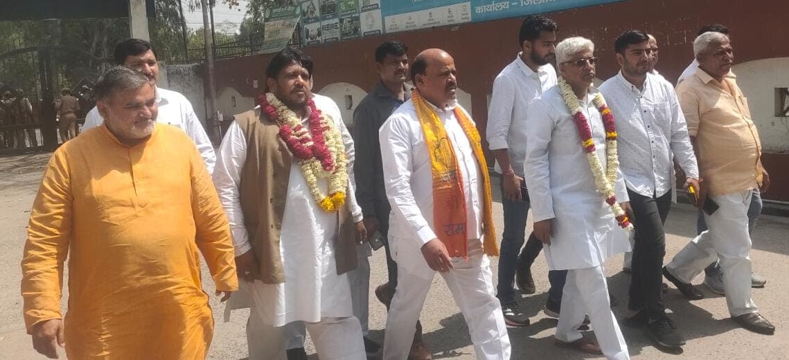 UP MLC Election 2022: अलीगढ़-हाथरस स्थानीय एमएलसी चुनाव में बीजेपी के लिए खुशखबरी, दो विरोधी आए साथ