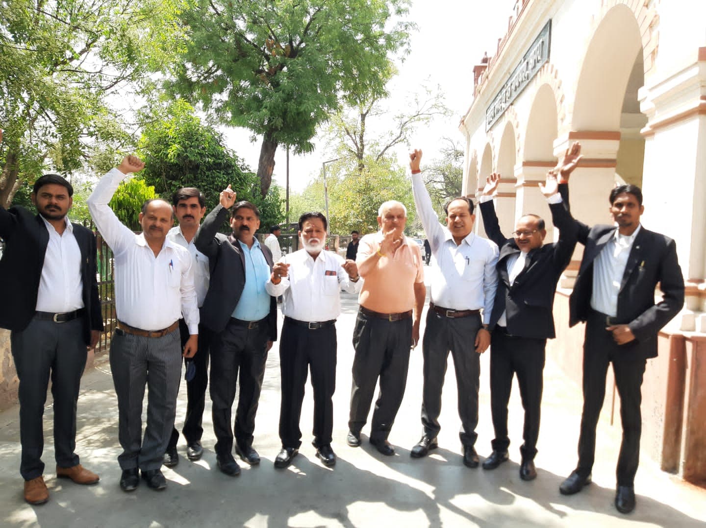 केंद्रीय मंत्री किरेन रिजिजू के बयान से खफा अधिवक्ता न्यायिक कार्य से रहे विरत, आंदोलन की दी धमकी