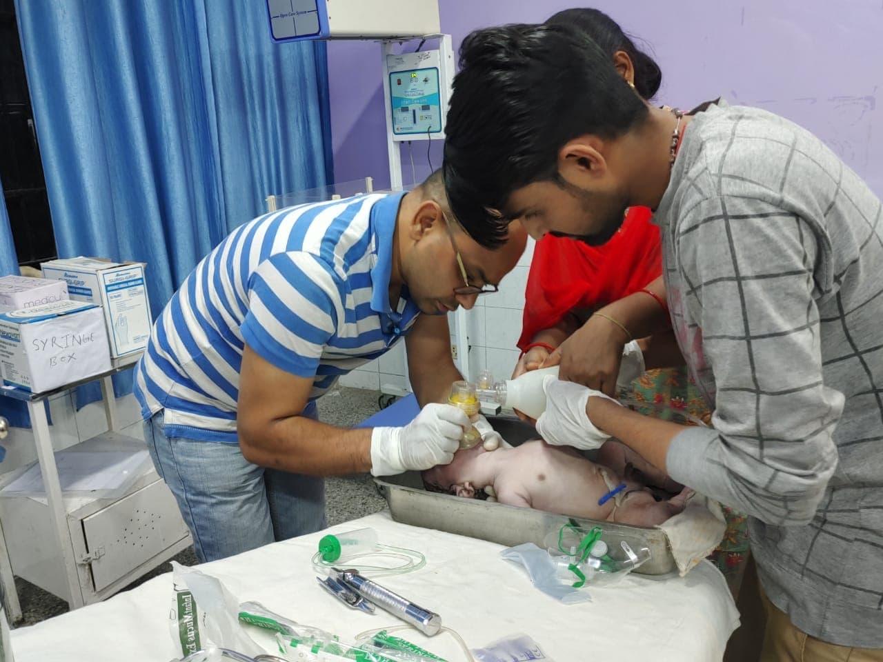 Agra News: नवजात के लिए भगवान बने डॉक्टर, इस तरह बचायी जान