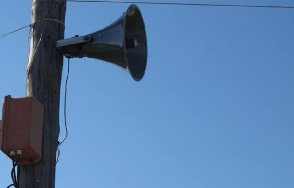 Aligarh News: अलीगढ़ में लाउडस्पीकर विवाद हुआ म्यूट, 649 मंदिर-मस्जिद पर होती है आरती-अजान