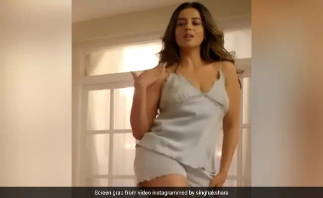 Video Akshara Singh MMS Leak के बाद सामने आया एक और वीडियो, फैंस बोले- आहियो दादा जान ले लेह बू का..