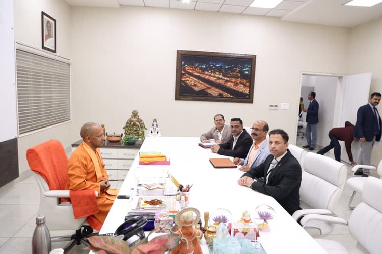 UP GIS 2023: सीएम योगी आदित्यनाथ से भारतीय उद्यमियों के समूह ने की भेंट, 2950 करोड़ के दिए निवेश प्रस्ताव