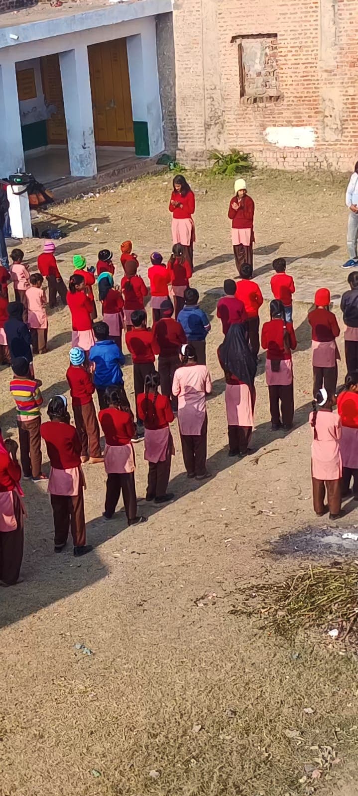 Bareilly: प्राइमरी स्कूल में मदरसे की प्रार्थना कराने का आरोप, प्रिंसिपल और शिक्षामित्र के खिलाफ FIR दर्ज