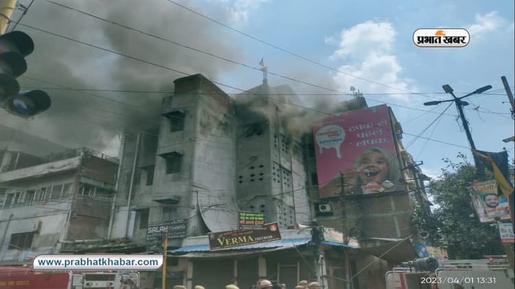 आग की लपटों में धधक रहा यूपी का मैनचेस्टर, दमकल की टीम 40 घंटों से जुटी काबू पाने में, देखें लाइव तस्वीरें