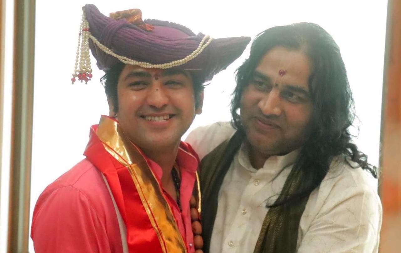 धीरेंद्र शास्त्री को मिला देवकीनंदन का साथ, मस्जिद की सीढ़ियों से मूर्ति निकालने के लिए 5 दिन का अल्टीमेटम