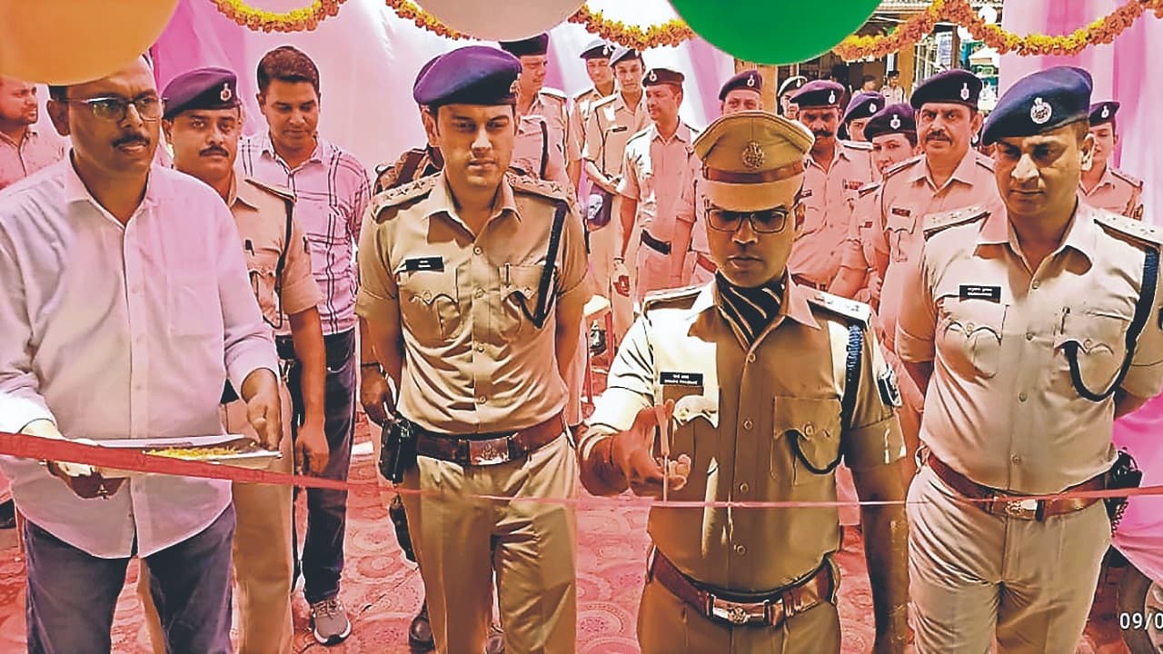 बिहार में साइबर अपराधियों की खैर नहीं, 44 नये थाने खुले, इ-मेल या डाक से भी दर्ज करा सकेंगे एफआइआर बिहार में साइबर अपराधियों की खैर नहीं, 44 नये थाने खुले, इ-मेल या डाक से भी दर्ज करा सकेंगे एफआइआर