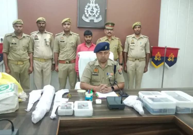 UP News : गोवर्धन का यह घर बना अवैध हथियार की फैक्ट्री, जानें पुलिस ने कैसे किया पर्दाफाश