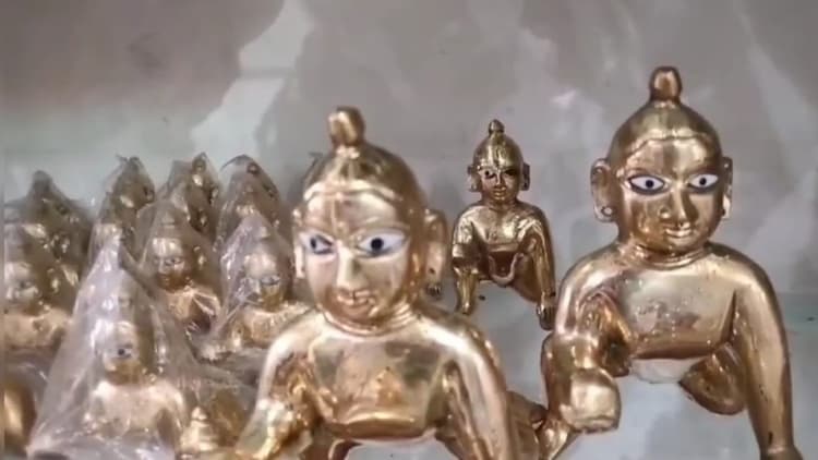 अलीगढ़: लड्डू गोपाल की मूर्तियों का देश ही नहीं विदेशों में भी डिमांड, जन्माष्टमी आने से पहले बढ़ी मांग
