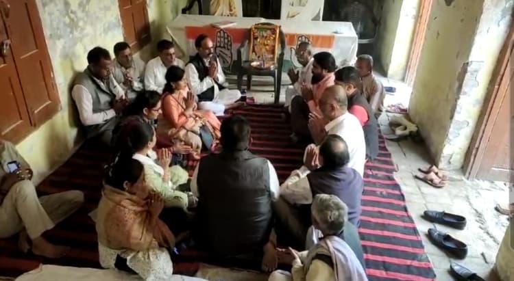 Uttarkashi Tunnel Collapse : सिल्कयारा सुरंग में फंसे 41 मजदूरों की रक्षा के लिए सर्व धर्म प्रार्थना सभा